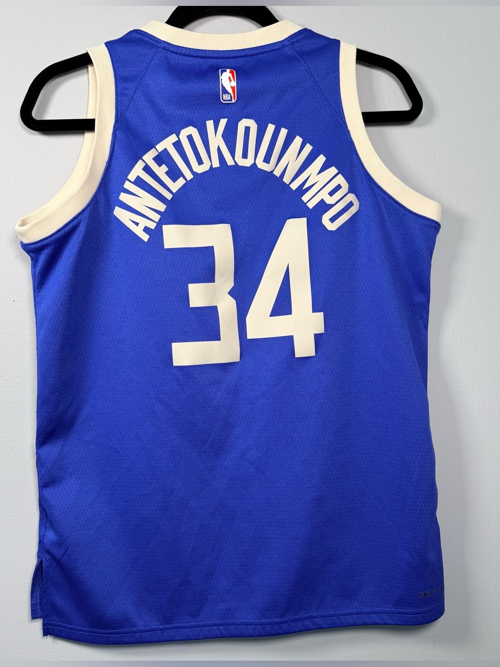 Giannis Antetokounmpo #34
Jersey Milwaukee Bucks Nike City Edition Blue Youth L